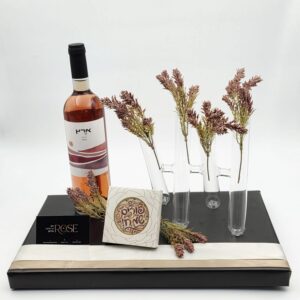 אגרטל עם פרחים<br>יין ארץ<br>מטבע פרלין "פורים שמח "